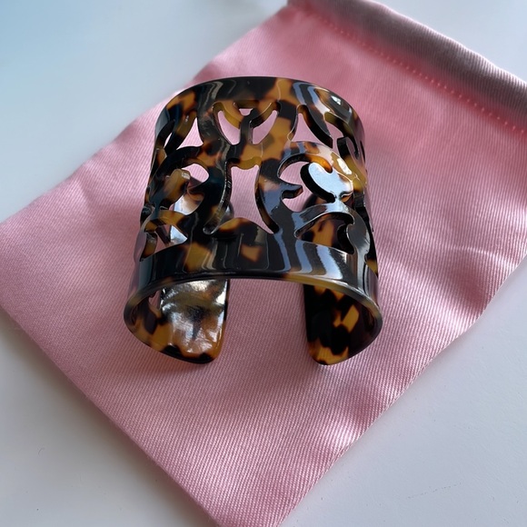 Fashion acrylic cuff, tortoise color - Picture 2 of 4